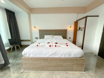 Deluxe-Zimmer mit Kingsize-Bett — Le Cartier