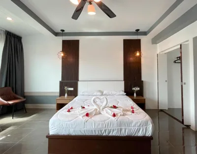 Zimmer mit Kingsize-Bett und Bergblick — Le Cartier
